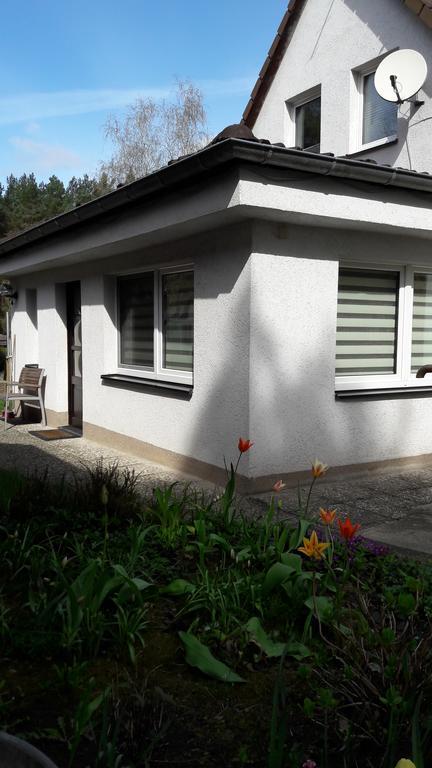 Ferienhaus Im Gruenen/Monteurzimmer Ораниенбург Екстериор снимка